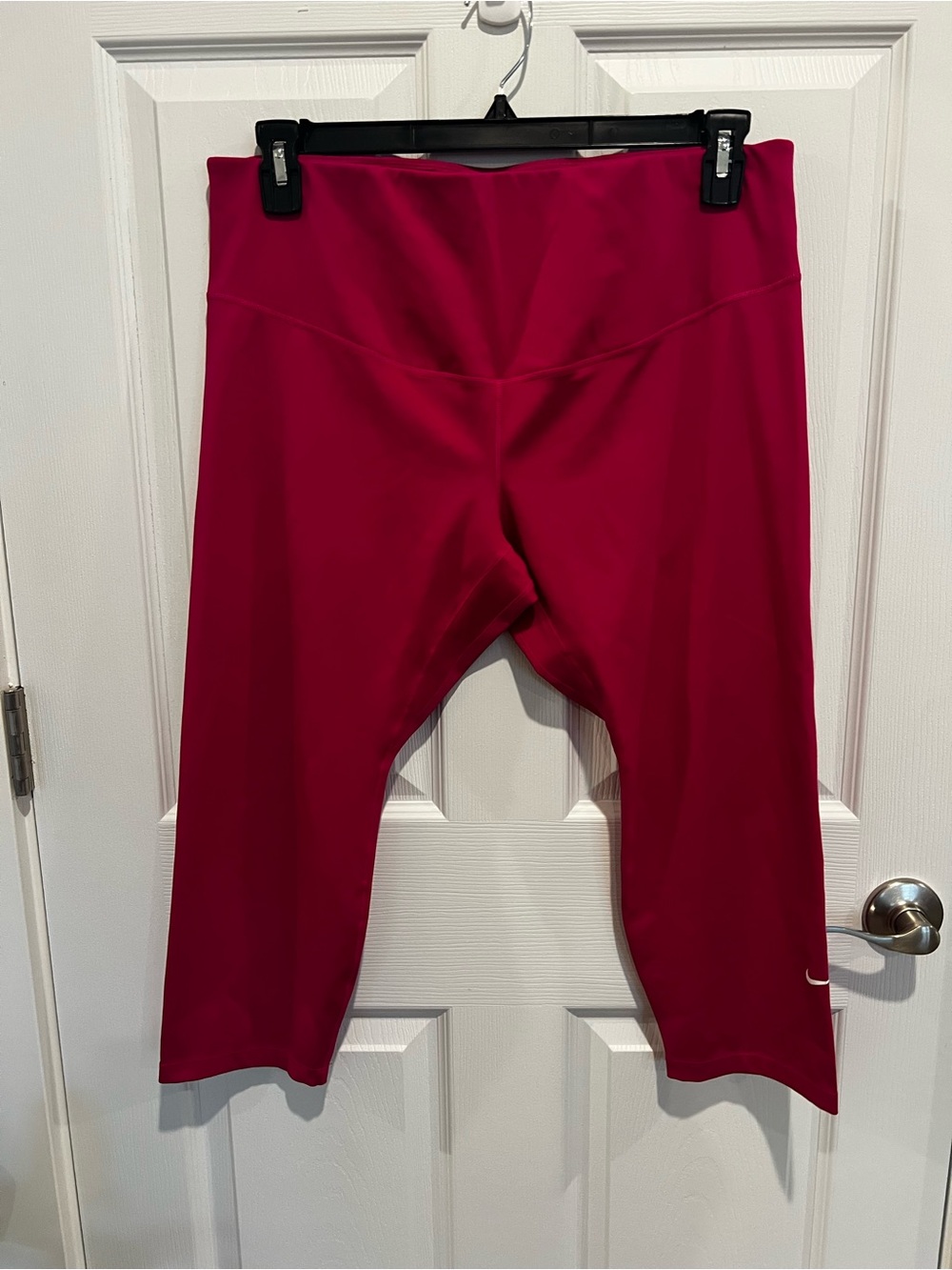 Nike Magenta Capri Leggings